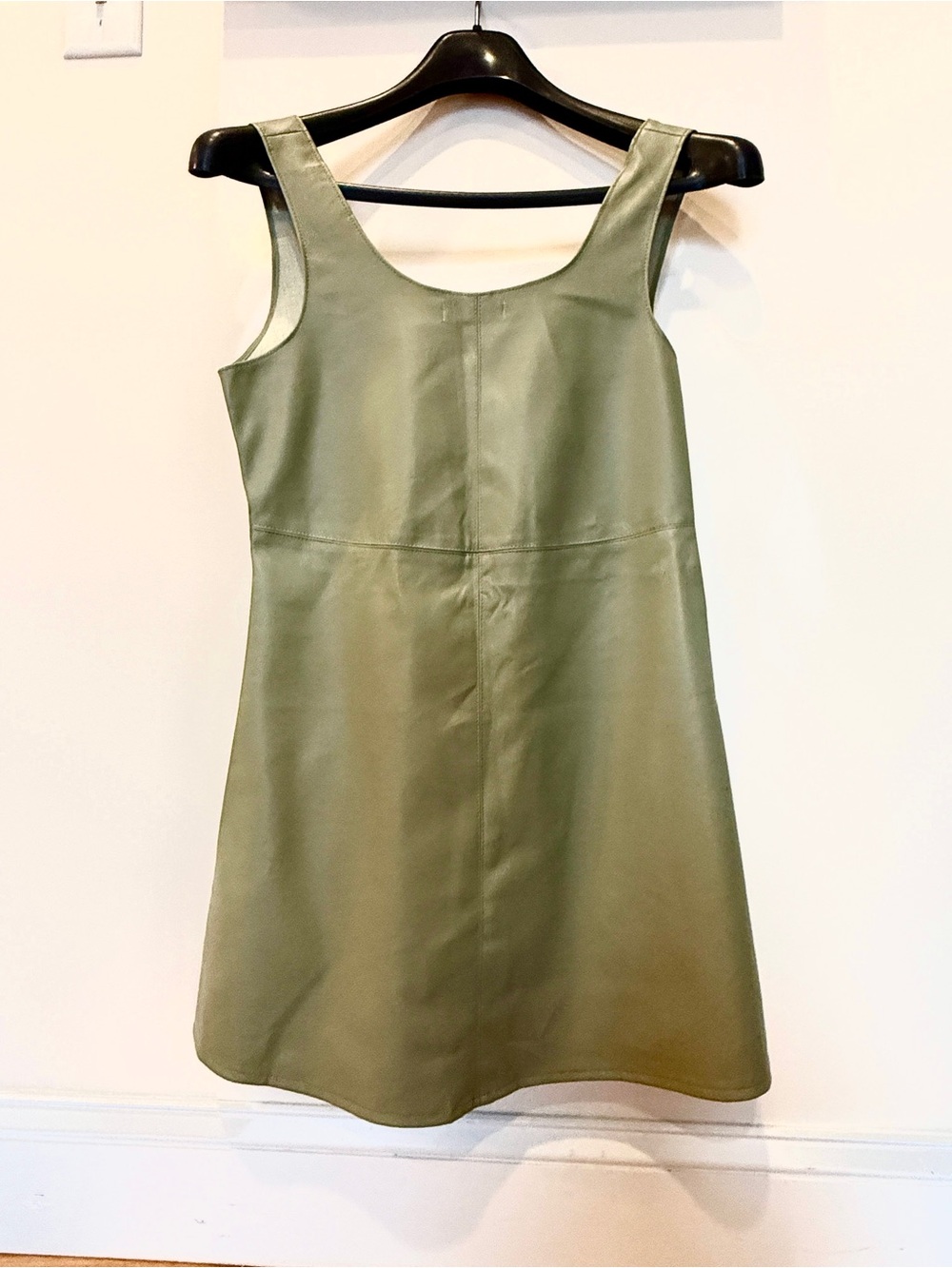 Sleek Olive Green Sleeveless Mini Dress